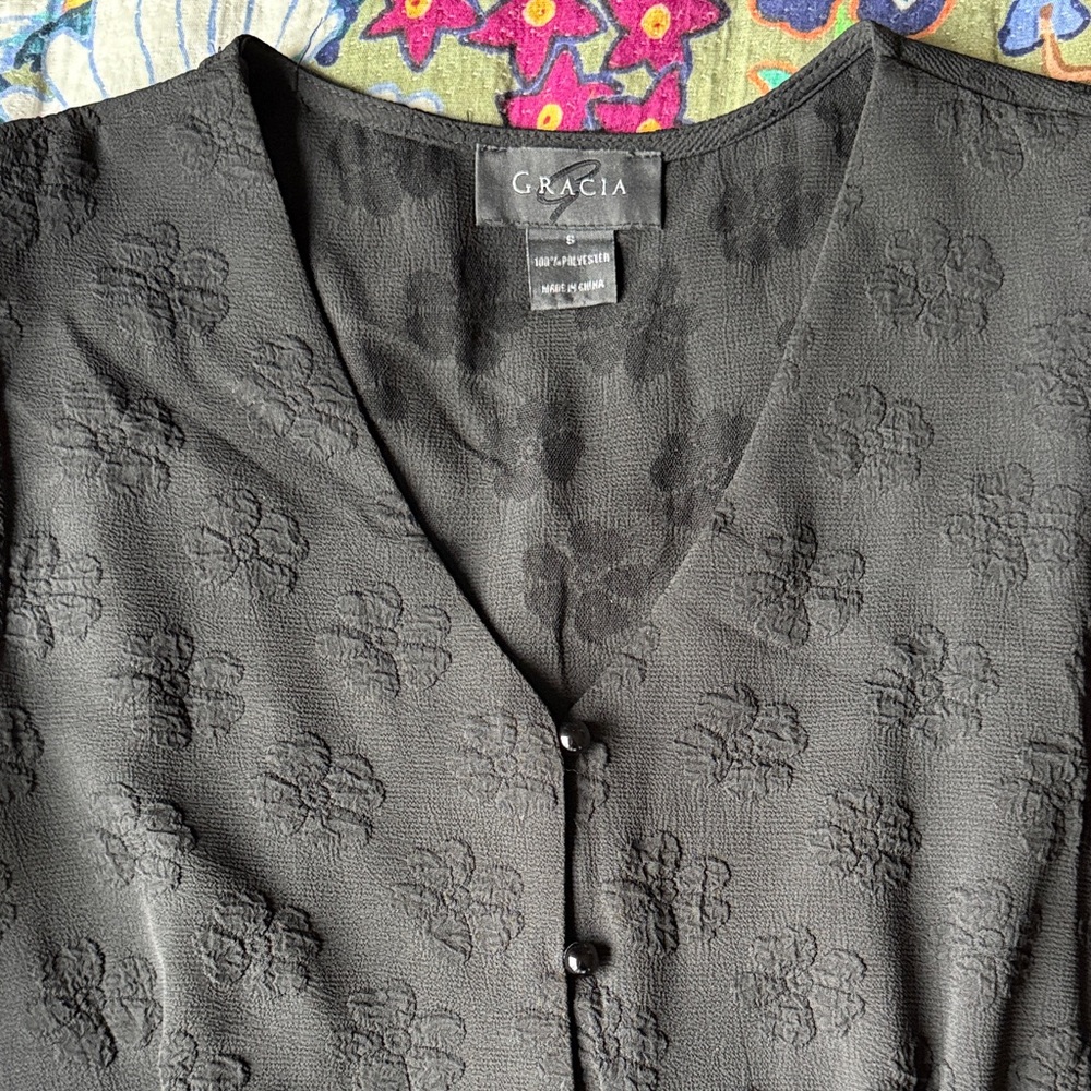 Gracia Black V-Neck Button-Front Maxi with Puff Sleeves - Picture 4 of 5